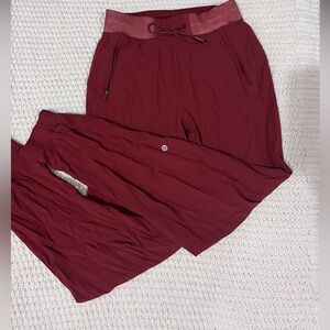 Lululemon license to train joggers size 4